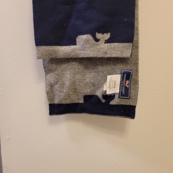 Vintage Vines wool and cashmere scarf - Picture 3 of 4